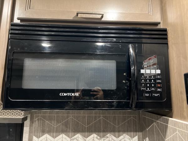 2022 Thor Hurricane Class A Motorhome - Image 22