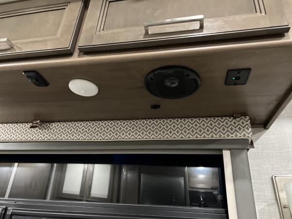 2022 Thor Hurricane Class A Motorhome - Image 34