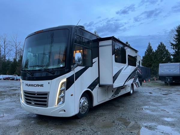 2022 Thor Hurricane Class A Motorhome