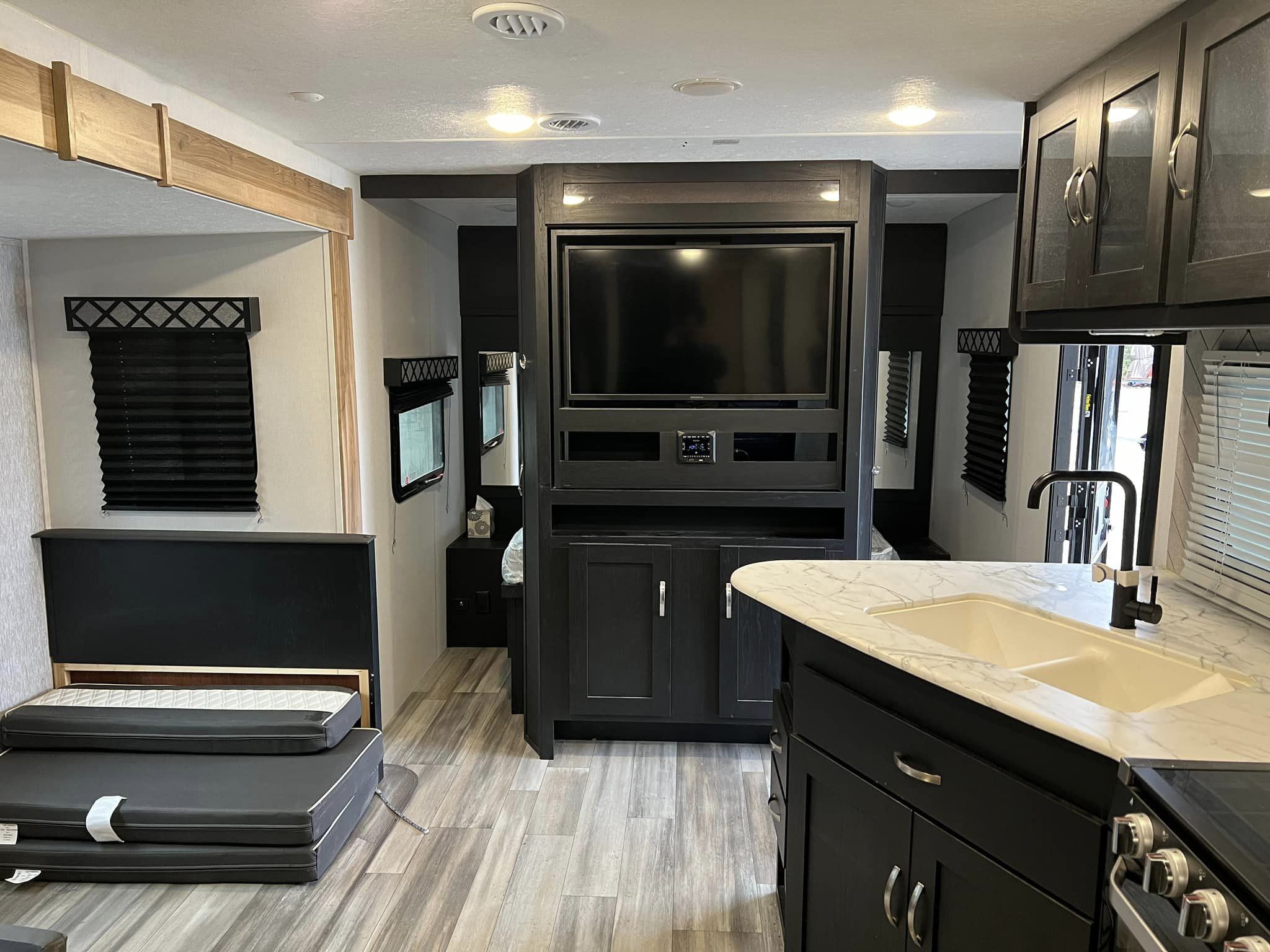 2022 Forest River Coachmen Travel Trailer 257BHS - Image 7