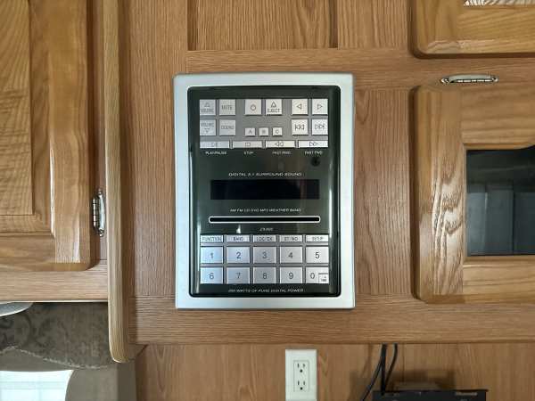 2008 Forest River Cardinal 35SB - Image 32