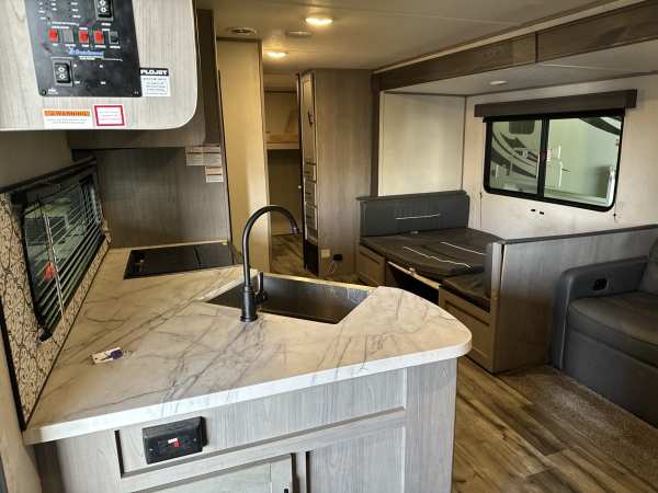 2022 Coleman Lantern 295 Travel Trailer - Image 8