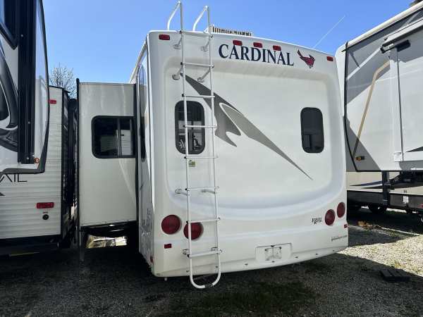 2008 Forest River Cardinal 35SB - Image 5