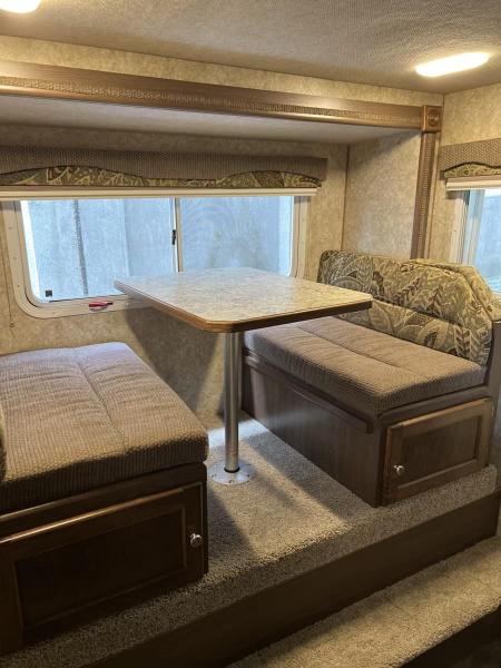 2018 80WSL Travelaire Camper - Image 8