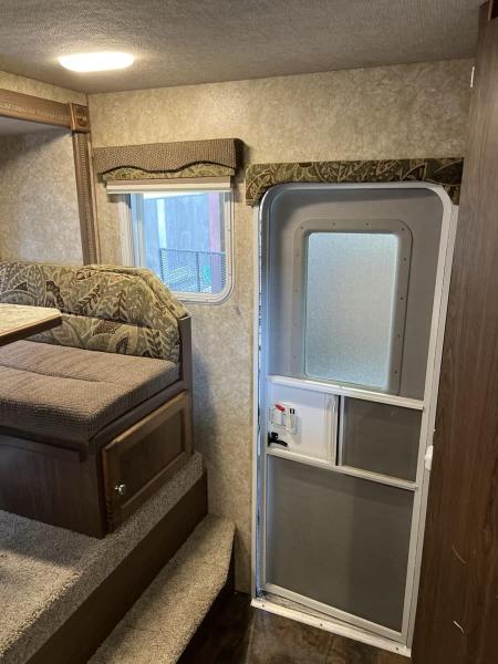 2018 80WSL Travelaire Camper - Image 17