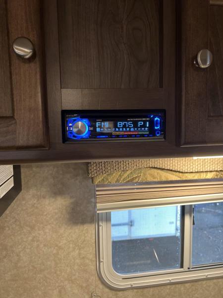 2018 80WSL Travelaire Camper - Image 16