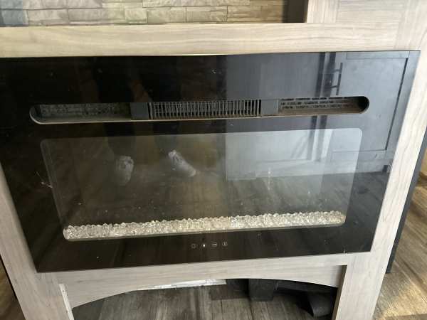 2022 Coleman Lantern 295 Travel Trailer - Image 18