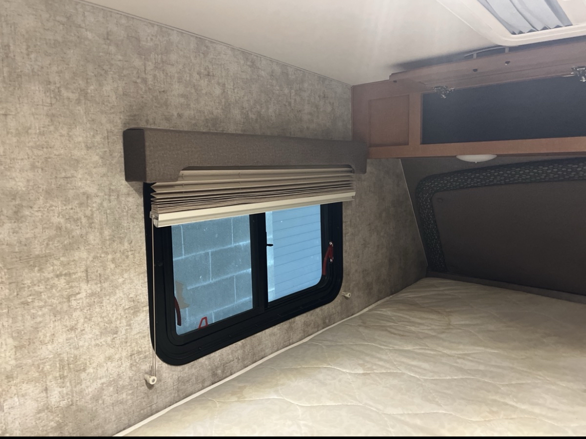 2019 Alpine Adventure Camper - Image 11