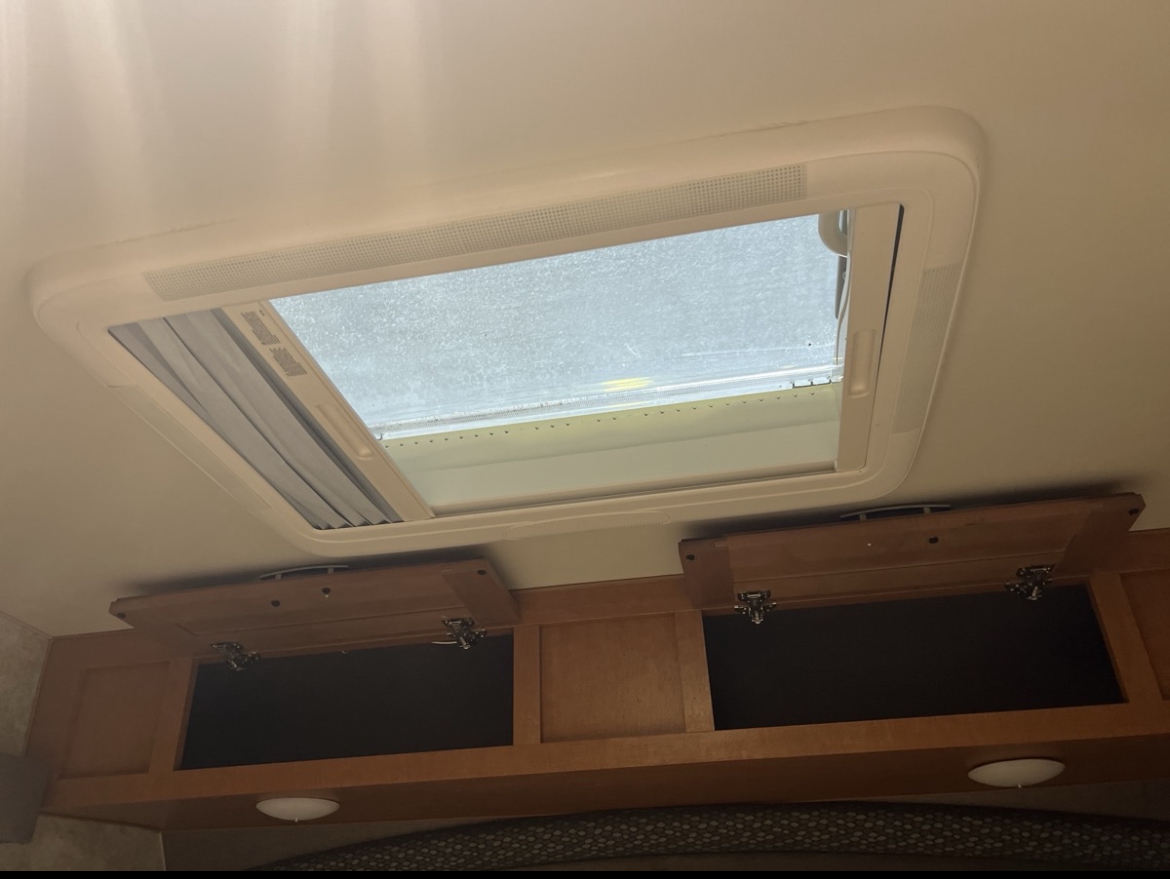 2019 Alpine Adventure Camper - Image 19