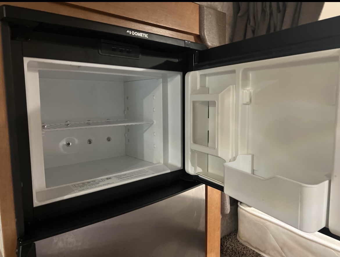 2019 Alpine Adventure Camper - Image 15