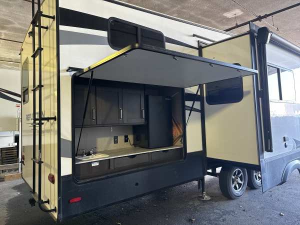 2021 Grand Design Reflection 311BHS - Image 33