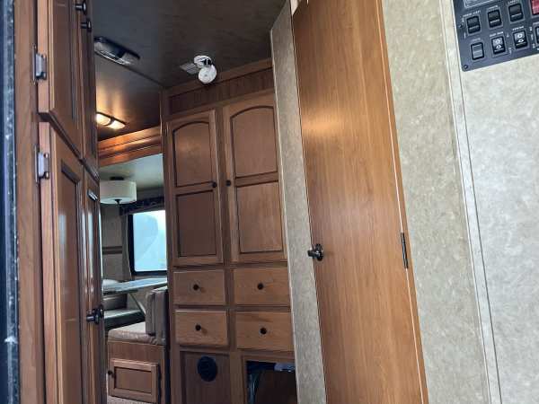 2015 Crossroad Sunset 32RL - Image 22