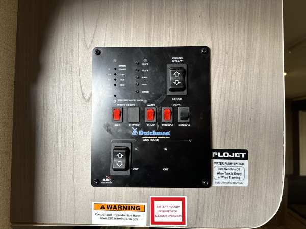 2022 Coleman Lantern 295 Travel Trailer - Image 27