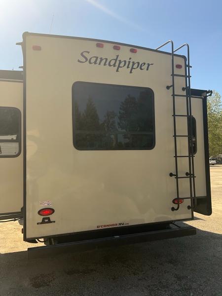 2016 Forest River Sandpiper 389RD - Image 7