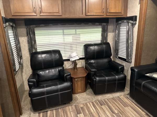 2017 Highland Ridge Open Range 316RLS - Image 12