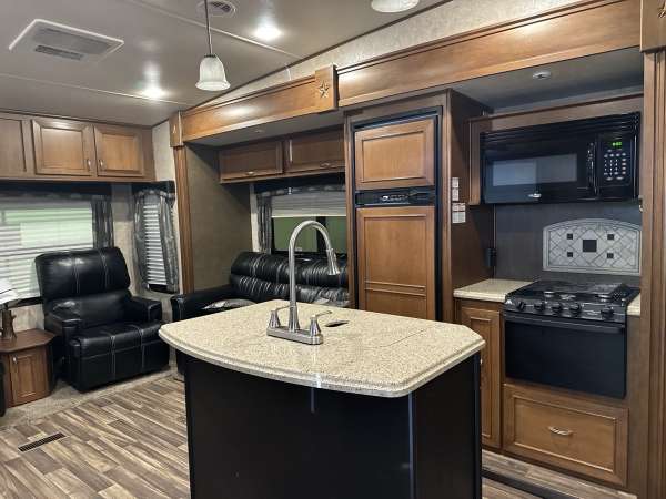 2017 Highland Ridge Open Range 316RLS - Image 10