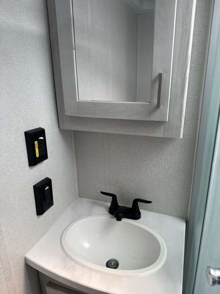 2022 Keystone Sprinter LTD 333FKS - Image 25