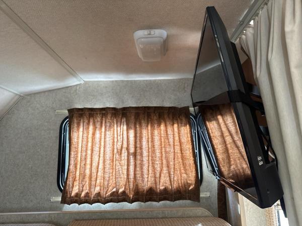 2007 Winnebago Motorhome - Image 21