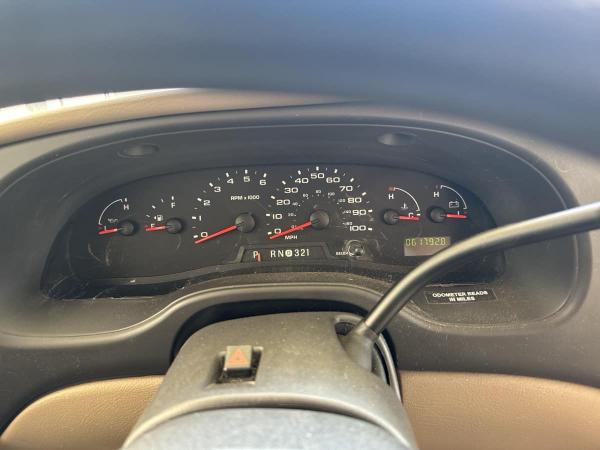 2007 Winnebago Motorhome - Image 7