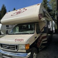 2007 Winnebago Motorhome - Image 2