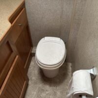 2007 Winnebago Motorhome - Image 23