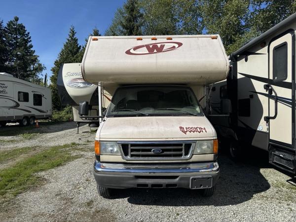 2007 Winnebago Motorhome - Image 4