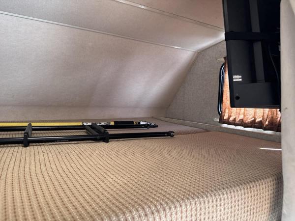 2007 Winnebago Motorhome - Image 18