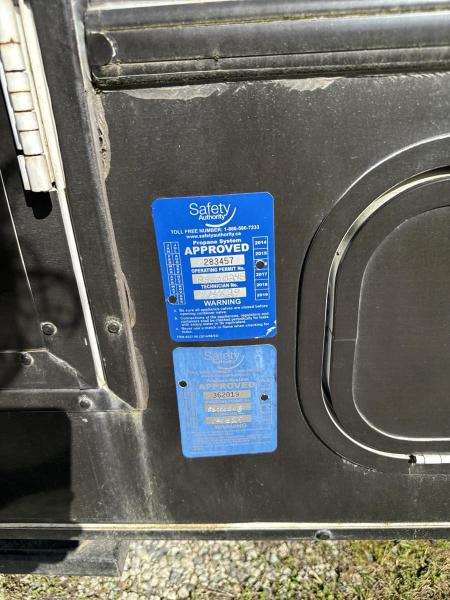 2007 Winnebago Motorhome - Image 34