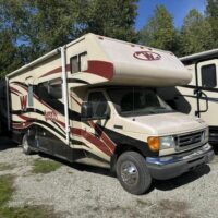 2007 Winnebago Motorhome - Image 3