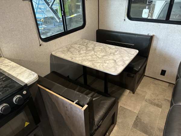 2021 Dutchmen MFG Coleman 202RD - Image 11