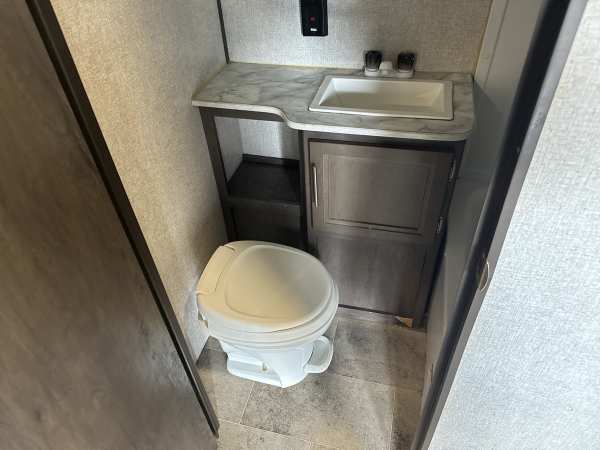 2021 Dutchmen MFG Coleman 202RD - Image 24