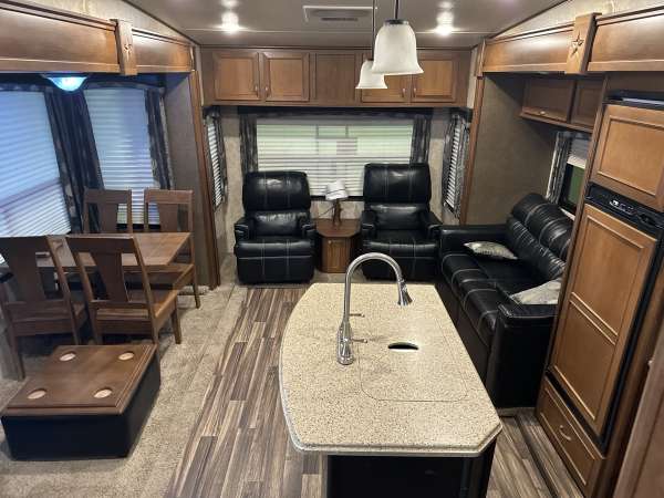 2017 Highland Ridge Open Range 316RLS - Image 11