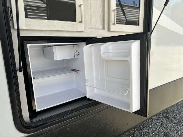 2022 Keystone Sprinter LTD 333FKS - Image 29