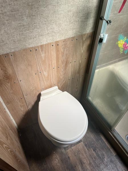 2016 Forest River Sandpiper 389RD - Image 20