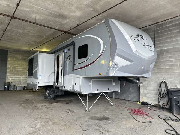 2017 Highland Ridge Open Range 316RLS - Image 4