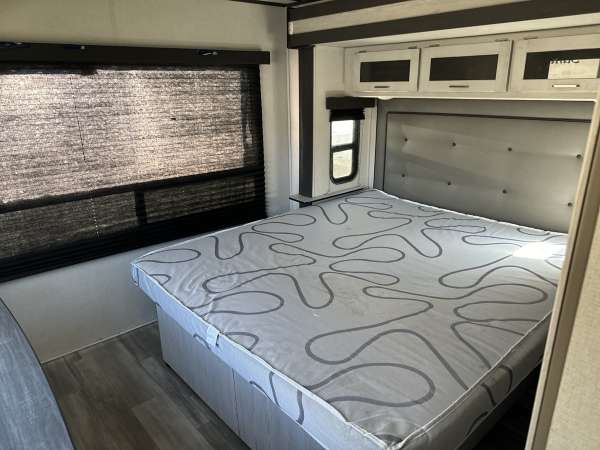 2022 Keystone Sprinter LTD 333FKS - Image 23