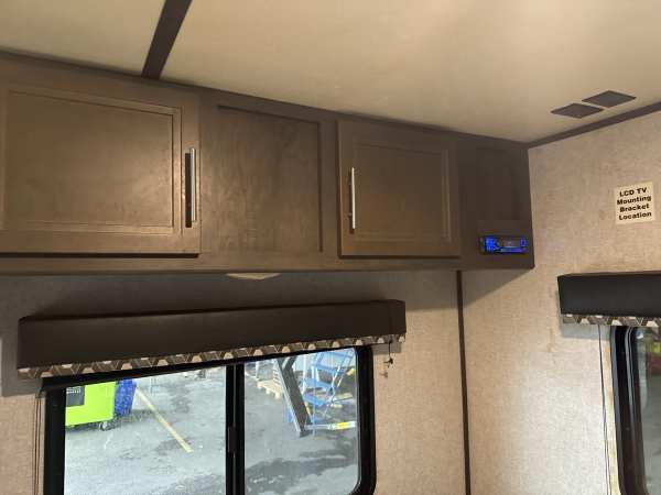 2021 Dutchmen MFG Coleman 202RD - Image 14