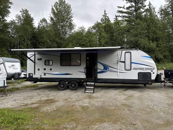 2019 Cherokee by Forest River Alpha Wolf Series M-27RK-L - Image 4