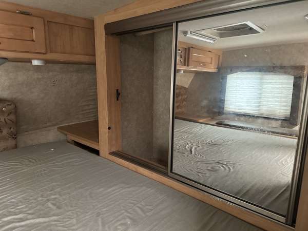 2014 Adventurer LP Camper 86SBS - Image 24