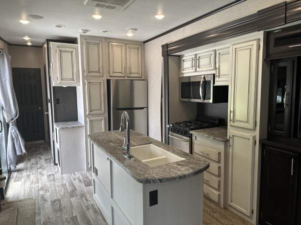 2020 Jayco Bungalow 40 LOFT - Image 8