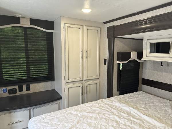 2020 Jayco Bungalow 40 LOFT - Image 27