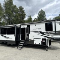 2021 Keystone Avalanche 390DS - Image 4