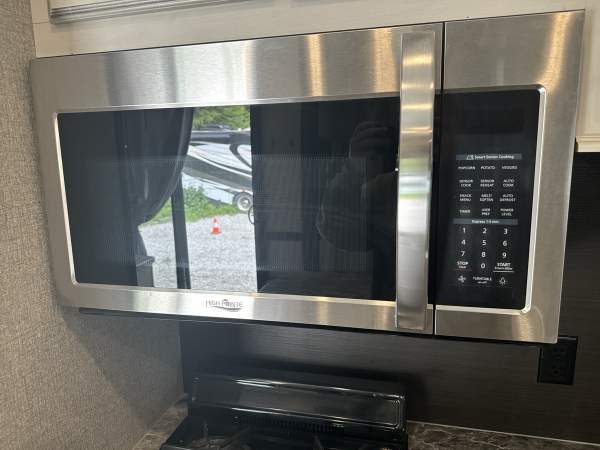 2020 Jayco Bungalow 40 LOFT - Image 14