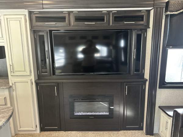 2020 Jayco Bungalow 40 LOFT - Image 12