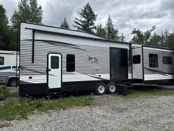 2020 Jayco Bungalow 40 LOFT - Image 5