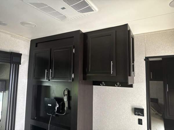 2017 Jayco Octane T32C Toy Hauler - Image 19