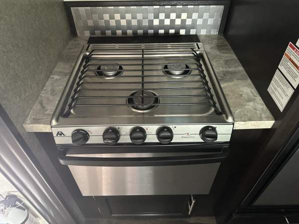 2017 Jayco Octane T32C Toy Hauler - Image 15