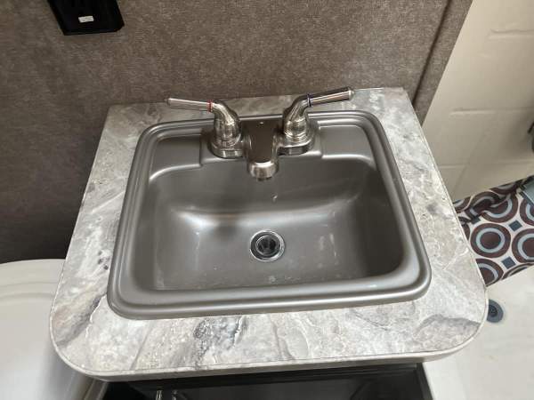 2017 Jayco Octane T32C Toy Hauler - Image 21