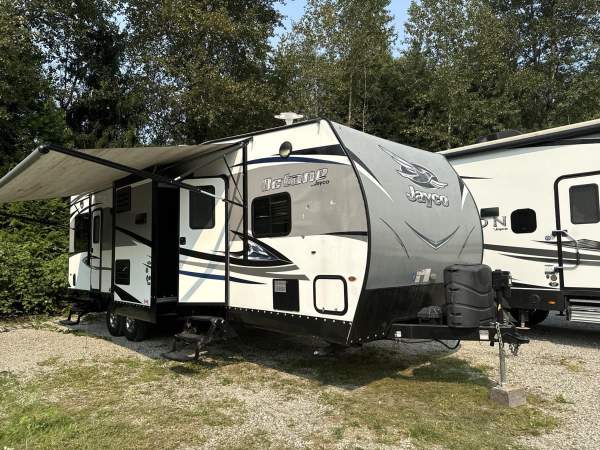 2017 Jayco Octane T32C Toy Hauler - Image 3