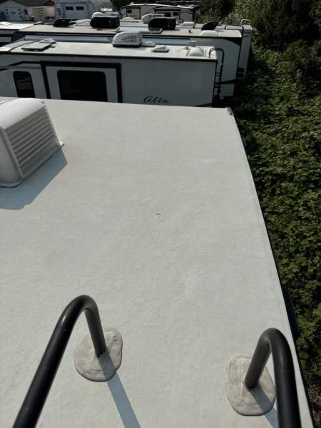 2017 Jayco Octane T32C Toy Hauler - Image 30